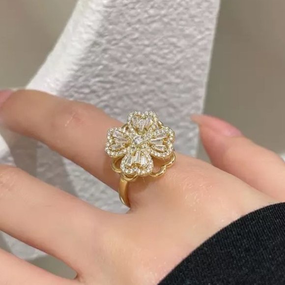 Silver Plated Rotating Four Clover Adjustable Ring - Picture 4 of 8